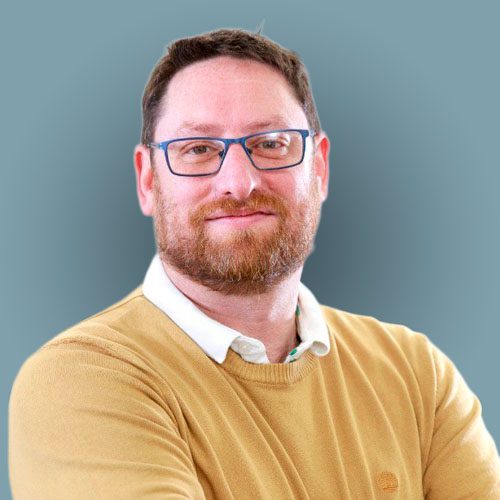 Scott Griffiths, Eseyo